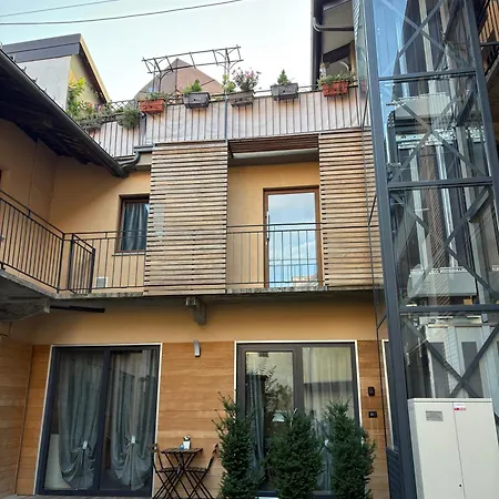 Maison De Cavour Nocleg ze śniadaniem 3*