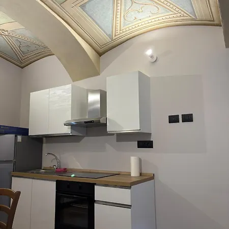 לינה וארוחת בוקר Maison De Cavour 3*
