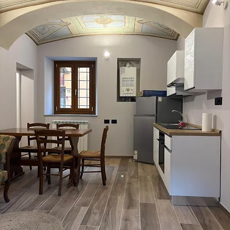Maison De Cavour לינה וארוחת בוקר ריברולו קנאווזה