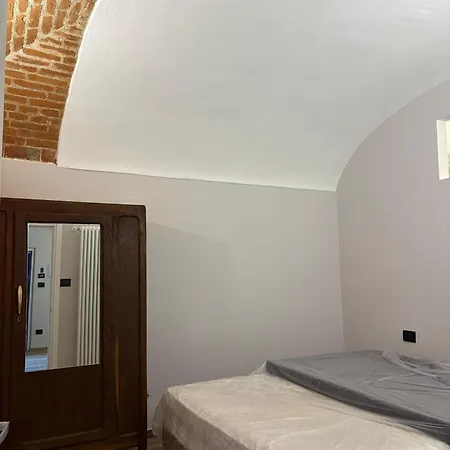 Maison De Cavour לינה וארוחת בוקר ריברולו קנאווזה