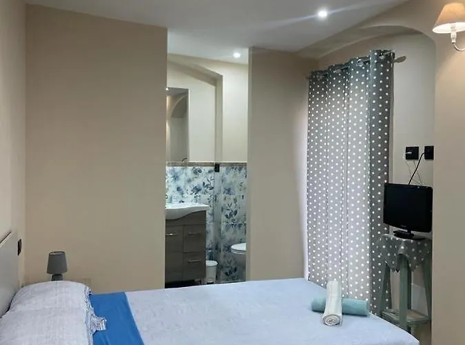 Maison De Cavour Couette-café 3*