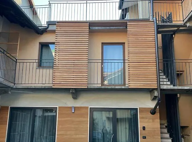 Maison De Cavour